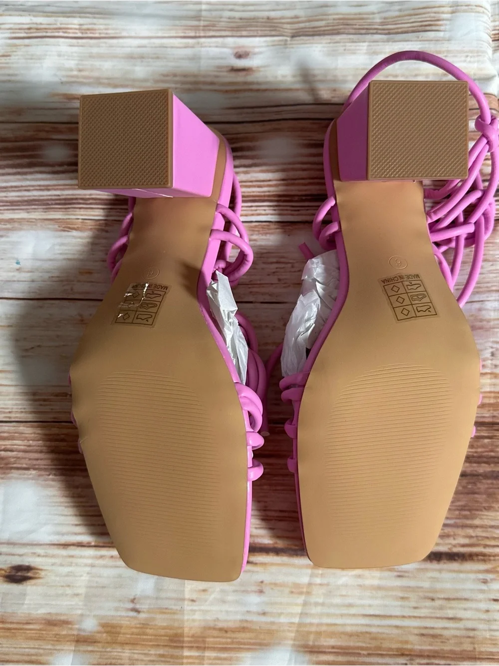PrettyLittleThing pu tie